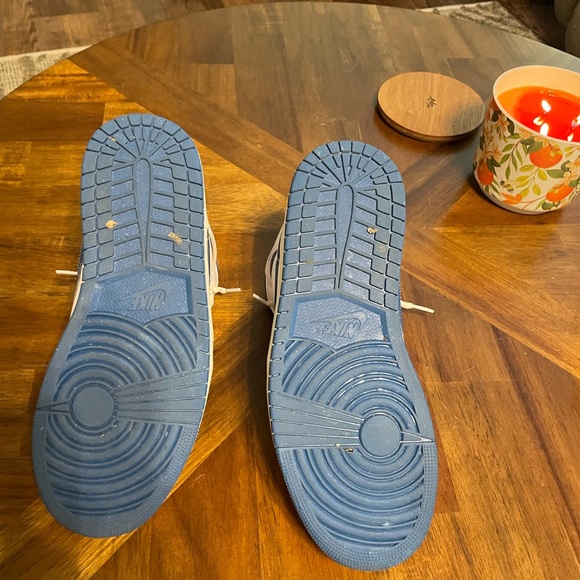 Men’s Air Jordan 1 mid SE, size 10. Only worn twice. Excellent Condition - Picture 7 of 9